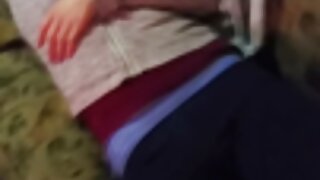 Busty babe სარგებლობ ...